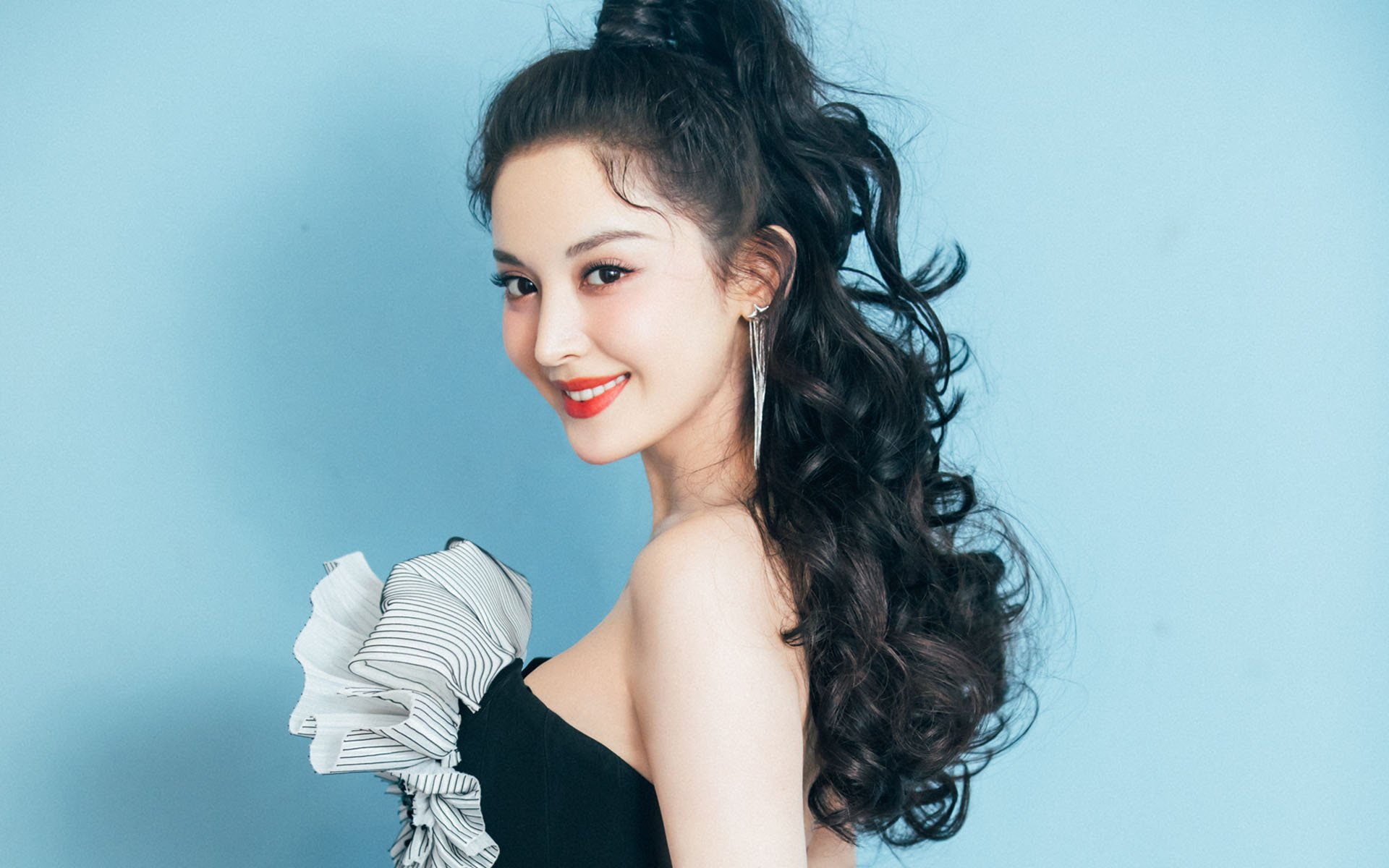 里尔主帅获赞，坚守传统战术取得连胜，里尔足球队