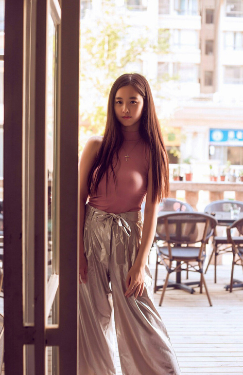 巴特尔的全场防守展现了袋鼠队攻防平衡的重要性，巴特尔代言的篮球鞋